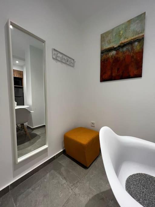 Apartment Mv In The Center Of - Secured Area *