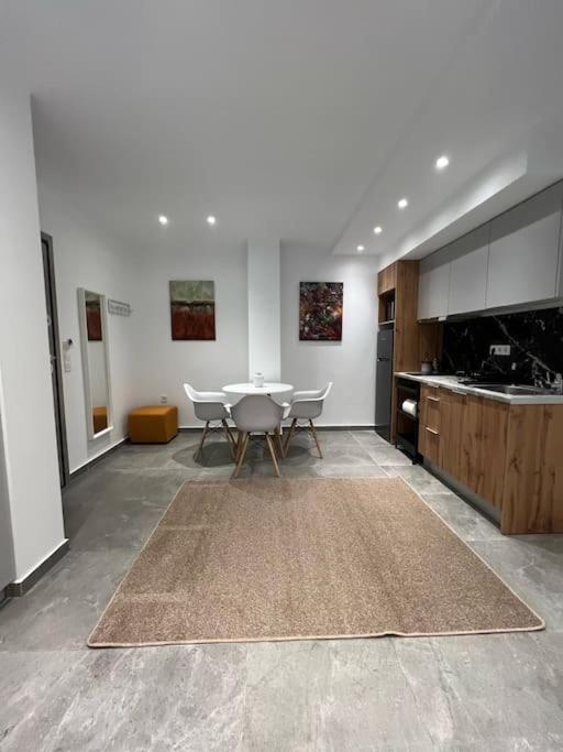 Apartment Mv In The Center Of - Secured Area *